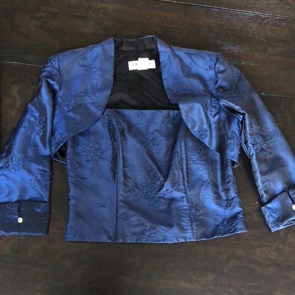 3 piece embroidered taffeta skirt, jacket & top - Picture 3 of 8